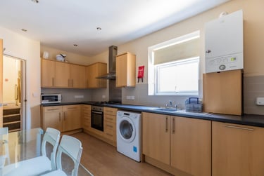 7 bed house, Richmond Road, Plasnewydd, Cardiff, CF243BT - Image 3